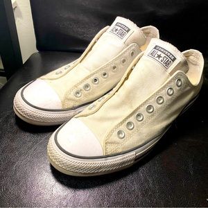 Converse Chuck Taylor Men’s White Canvas Slip On Low Sneakers Size 9